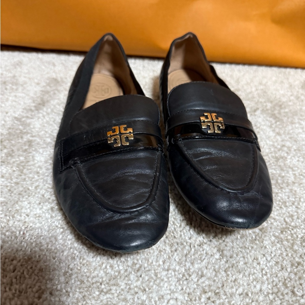 Tory Burch Black Loafers with Gold Logo Accent size 6
